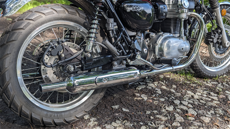 Auspuff und Motor Kawasaki W800