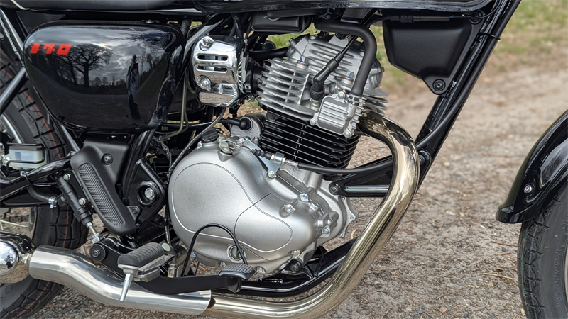 Einzylinder Motörchen mit 233 ccm und 18 PS