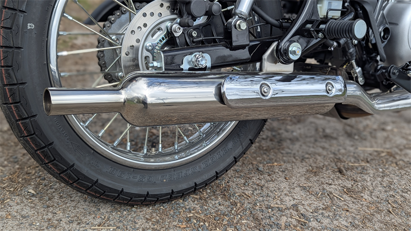 Pea-Shooter Auspuff an der Meguro S1 von Kawasaki